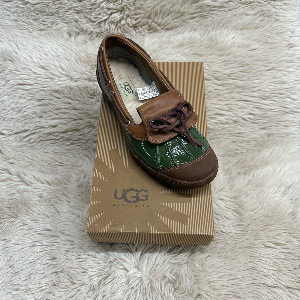 Ugg Ashdale Green Size 7 Used in great condition with original box